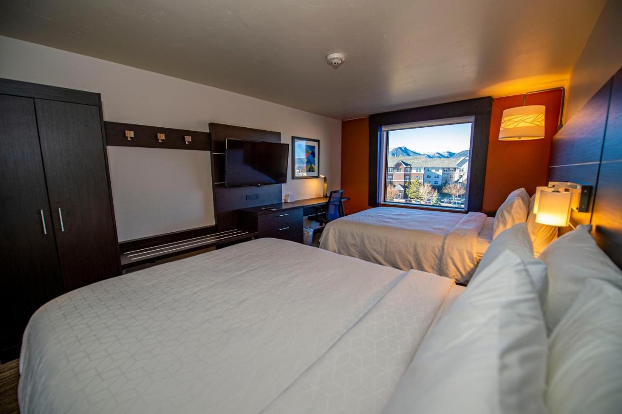 Holiday Inn Express & Suites - Colorado Springs Afa Northgate By Ihg Exterior photo
