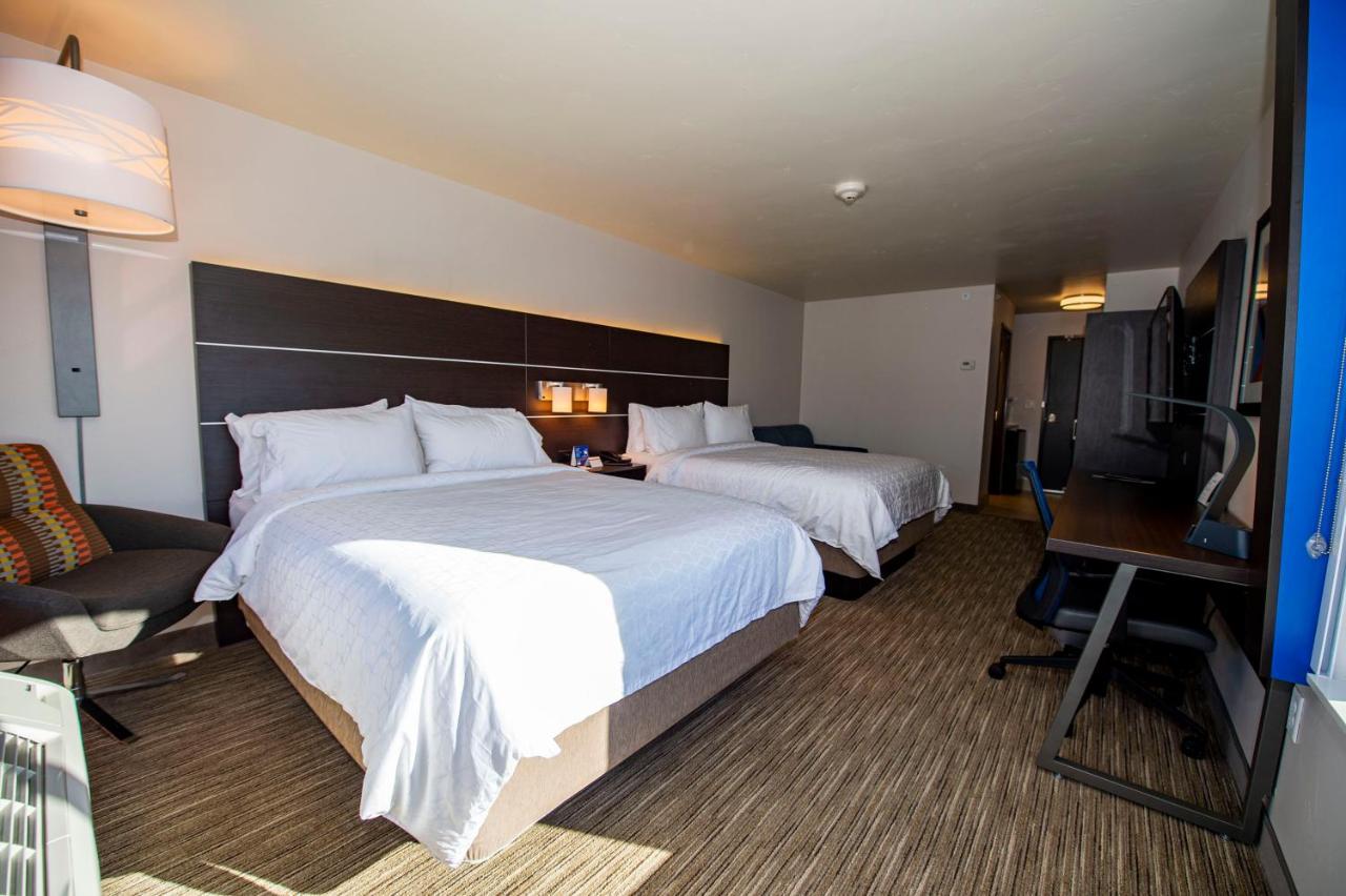 Holiday Inn Express & Suites - Colorado Springs Afa Northgate By Ihg Exterior photo