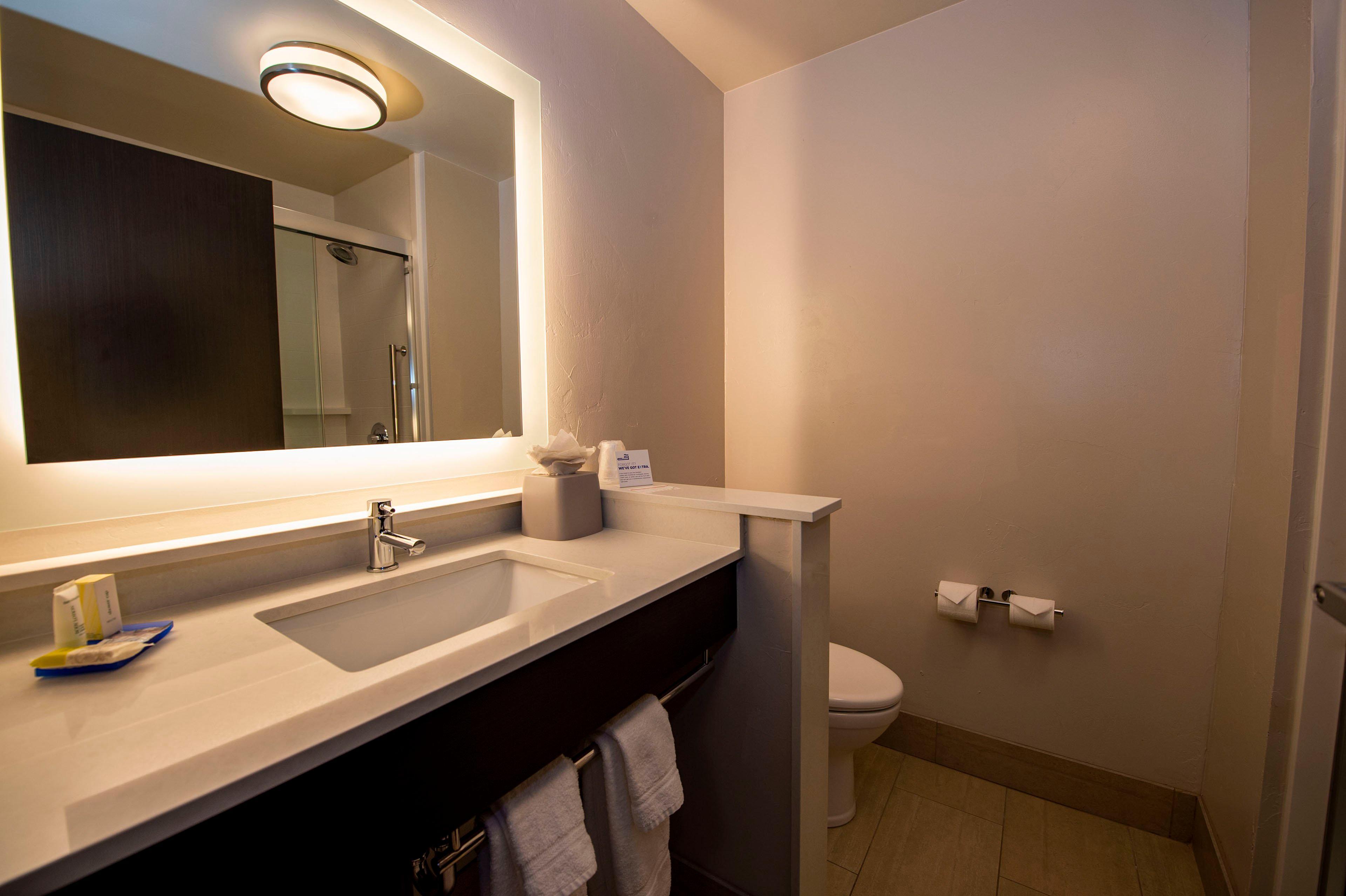 Holiday Inn Express & Suites - Colorado Springs Afa Northgate By Ihg Exterior photo