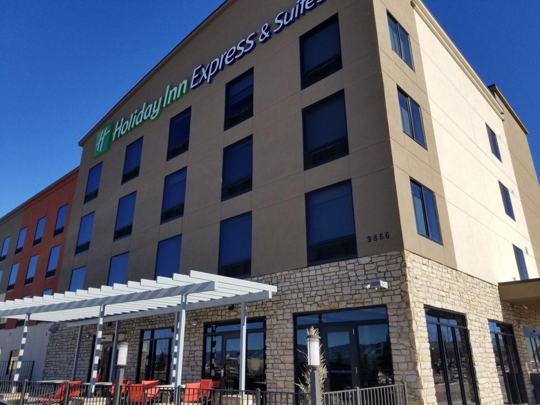 Holiday Inn Express & Suites - Colorado Springs Afa Northgate By Ihg Exterior photo