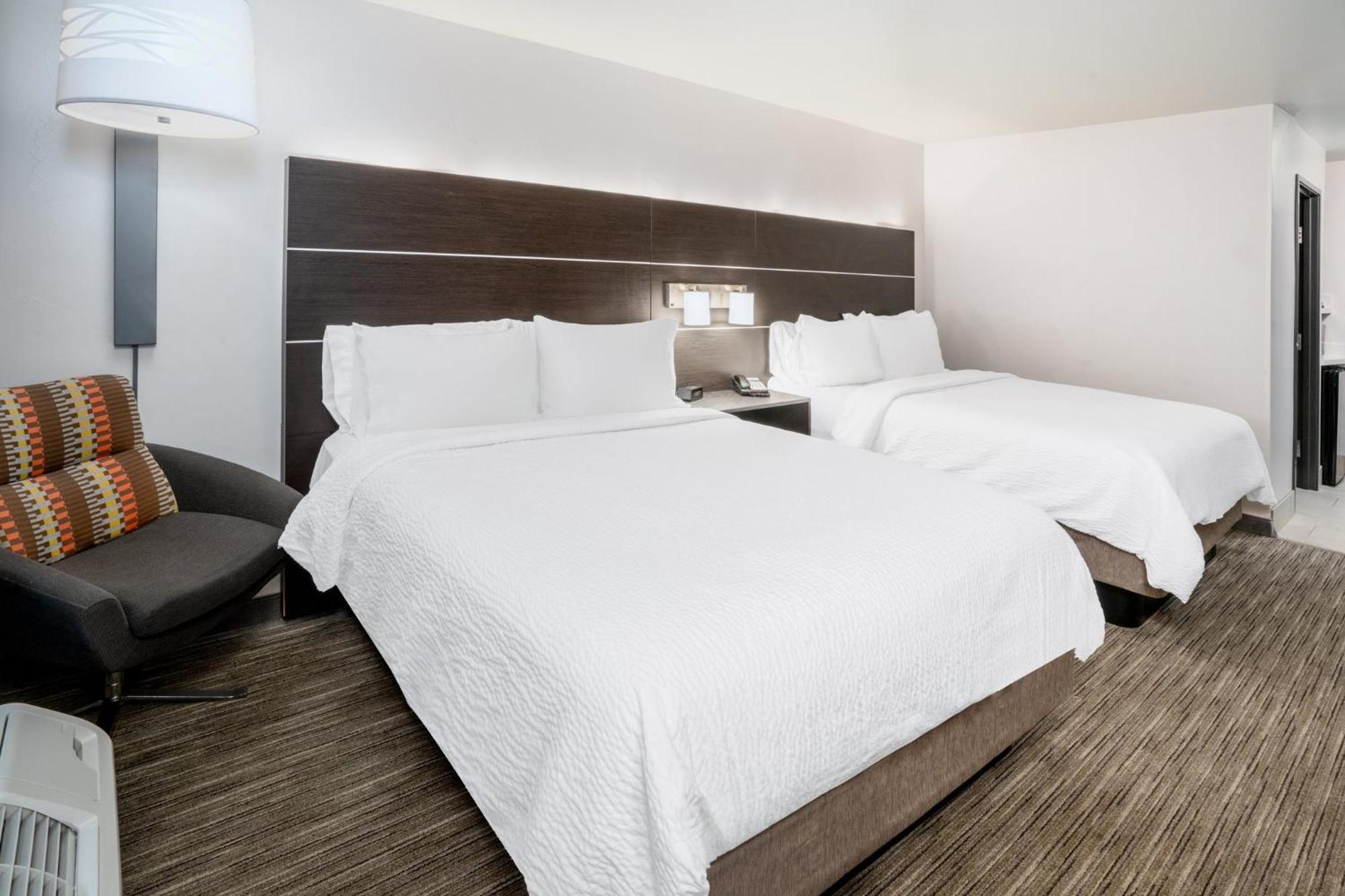 Holiday Inn Express & Suites - Colorado Springs Afa Northgate By Ihg Exterior photo