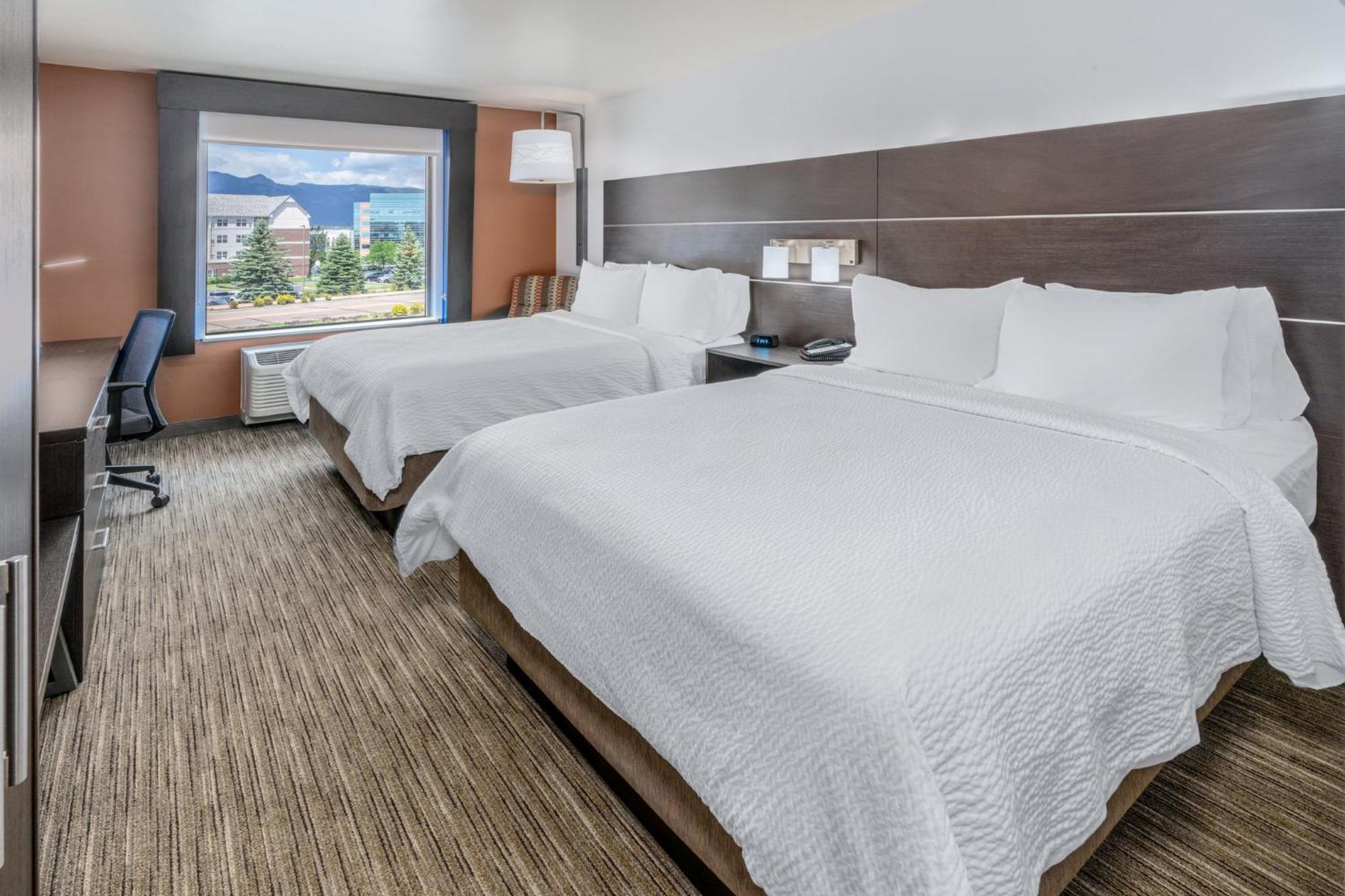 Holiday Inn Express & Suites - Colorado Springs Afa Northgate By Ihg Exterior photo