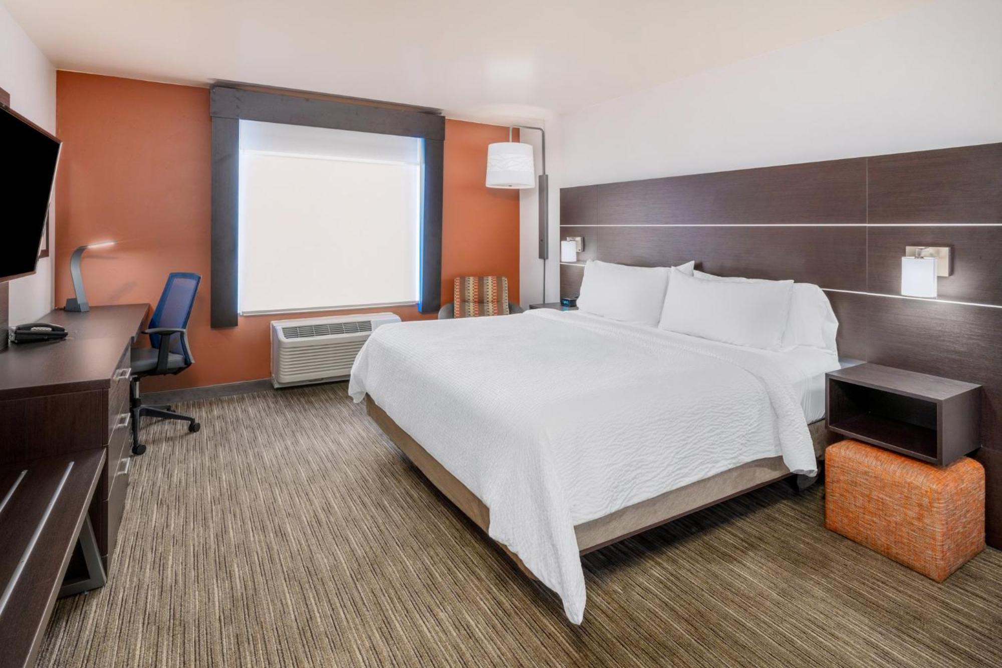 Holiday Inn Express & Suites - Colorado Springs Afa Northgate By Ihg Exterior photo