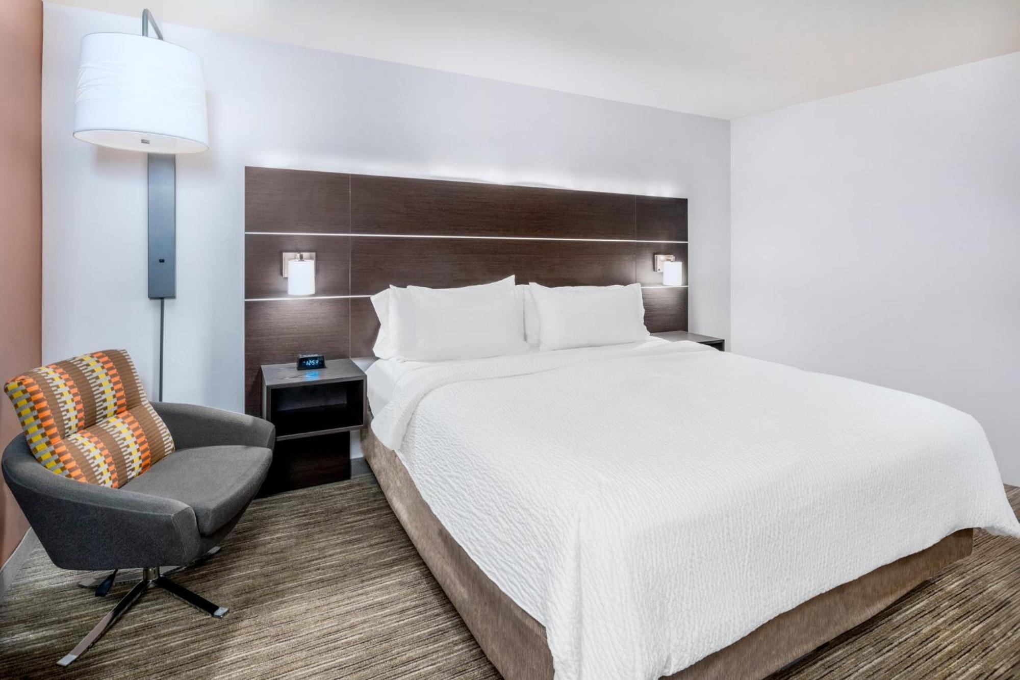 Holiday Inn Express & Suites - Colorado Springs Afa Northgate By Ihg Exterior photo