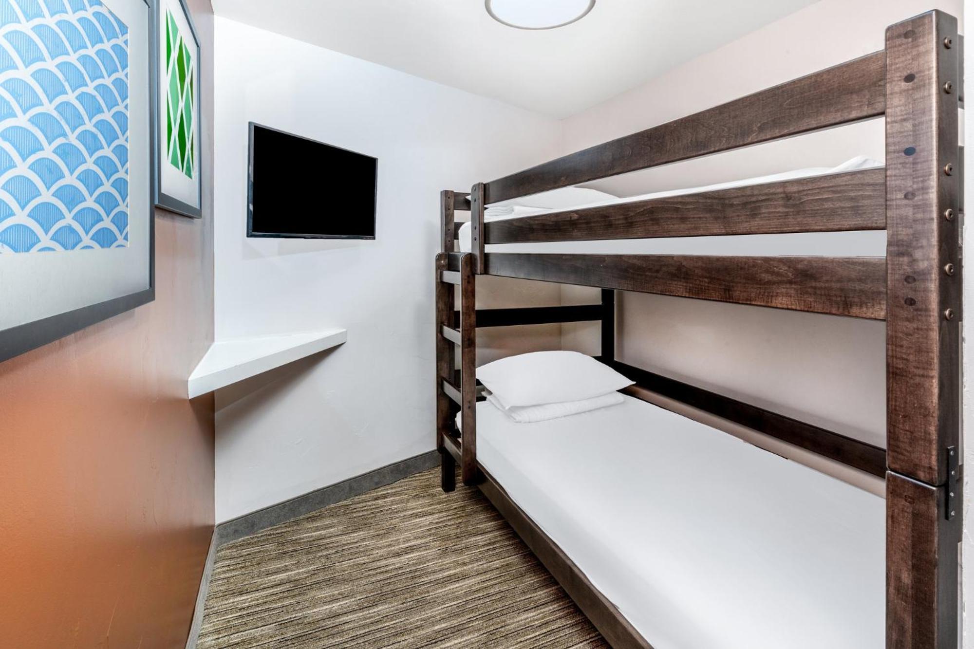 Holiday Inn Express & Suites - Colorado Springs Afa Northgate By Ihg Exterior photo