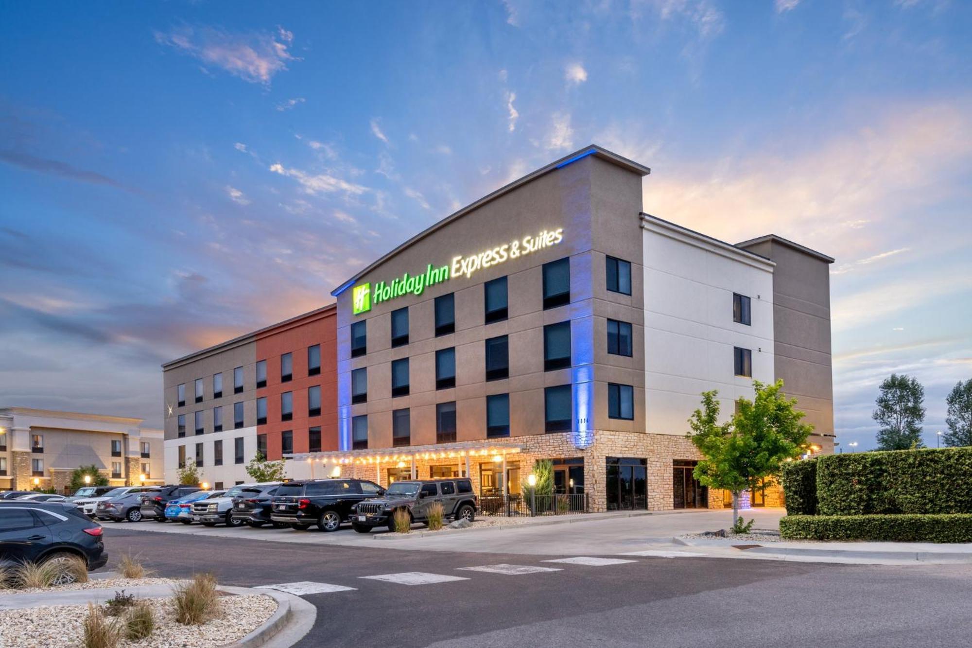 Holiday Inn Express & Suites - Colorado Springs Afa Northgate By Ihg Exterior photo