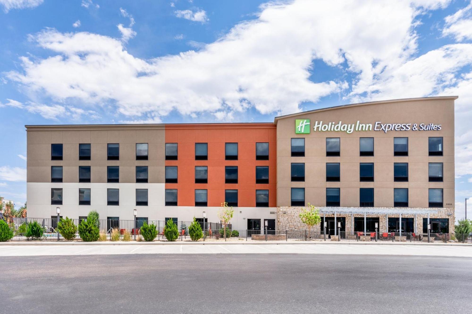 Holiday Inn Express & Suites - Colorado Springs Afa Northgate By Ihg Exterior photo