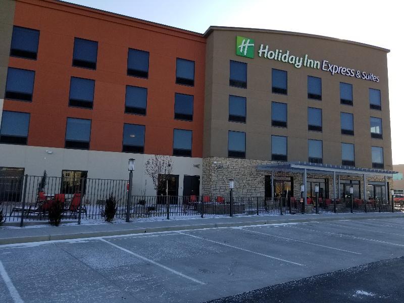 Holiday Inn Express & Suites - Colorado Springs Afa Northgate By Ihg Exterior photo