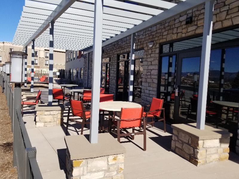 Holiday Inn Express & Suites - Colorado Springs Afa Northgate By Ihg Exterior photo