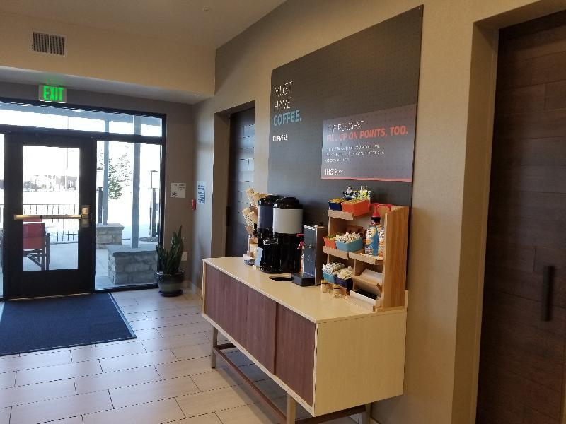 Holiday Inn Express & Suites - Colorado Springs Afa Northgate By Ihg Exterior photo